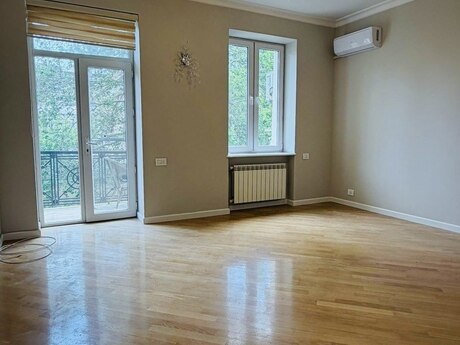 3 otaqlı köhnə tikili - 28 May m. - 105 m²