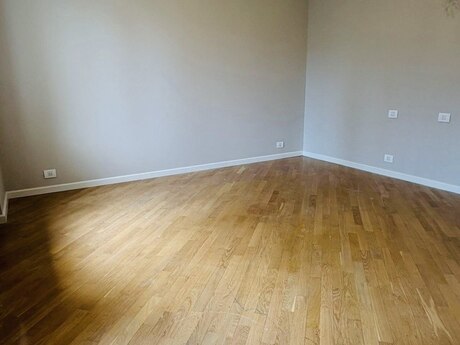 3 otaqlı köhnə tikili - 28 May m. - 105 m²