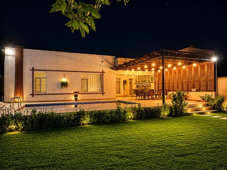 4 otaqlı həyət evi/bağ evi - Şüvəlan q. - 160 m²