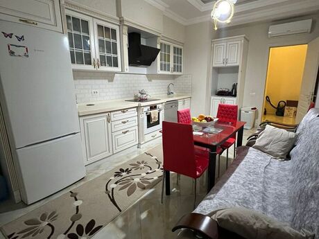3 otaqlı yeni tikili - Ağ şəhər q. - 138 m²