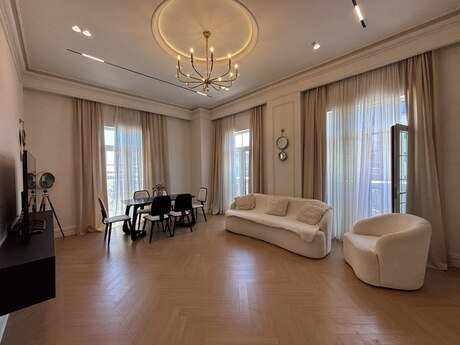 Elan №6154449 - Bakı, Ağ şəhər q., 4 otaqlı, 145 m², 4/6 mərtəbə