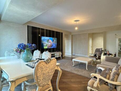 Elan №6165913 - Bakı, Nəsimi r., 4 otaqlı, 160 m², 11/17 mərtəbə
