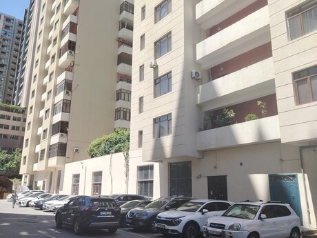 Elan №6166688 - Bakı, Elmlər Akademiyası m., 3 otaqlı, 125 m², 9/16 mərtəbə