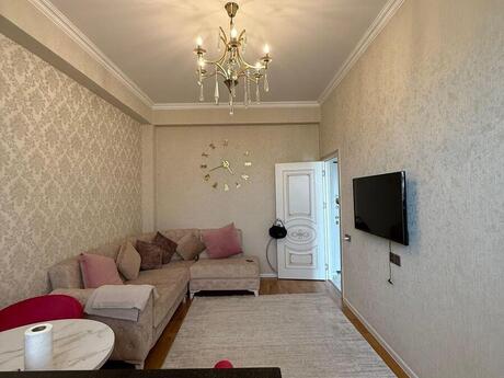 Elan №6166895 - Bakı, Yasamal q., 2 otaqlı, 50 m², 6/12 mərtəbə