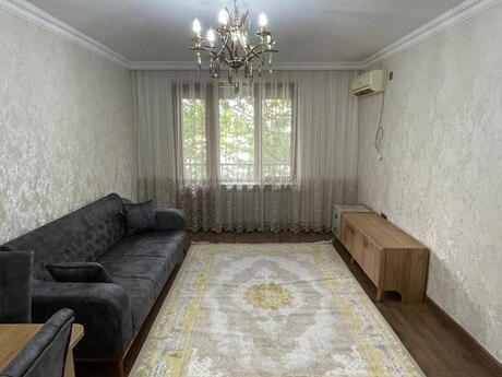 Elan №6167453 - Bakı, 8-ci mikrorayon q., 3 otaqlı, 85 m², 2/5 mərtəbə