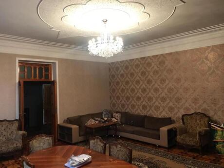 5 otaqlı həyət evi, 200 m², Gənclik: 750 000 ₼ 2