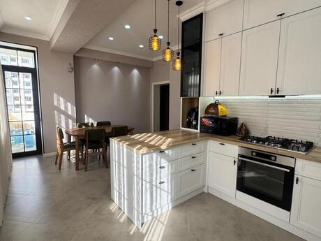 Elan №6167843 - Bakı, Binəqədi r., 4 otaqlı, 140 m², 7/12 mərtəbə