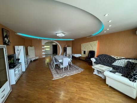 Elan №6168176 - Bakı, Gənclik m., 3 otaqlı, 200 m², 15/18 mərtəbə