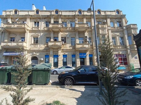 Elan №6168605 - Bakı, Nizami m., 3 otaqlı, 82 m², 2/3 mərtəbə