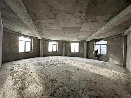 4 otaqlı yeni tikili - Ağ şəhər q. - 231 m²