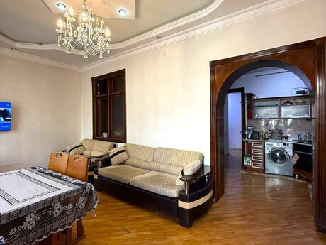 4 otaqlı köhnə tikili - Gənclik m. - 110 m²