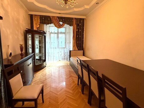 4 otaqlı köhnə tikili - Gənclik m. - 110 m²