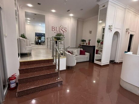 Obyekt - Xalqlar Dostluğu m. - 210 m²