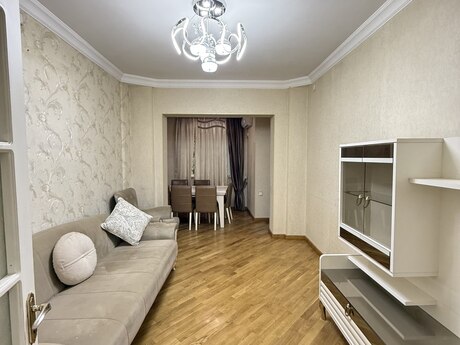 2 otaqlı köhnə tikili - 8-ci mikrorayon q. - 65 m²