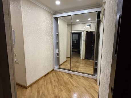 2 otaqlı köhnə tikili - 8-ci mikrorayon q. - 65 m²