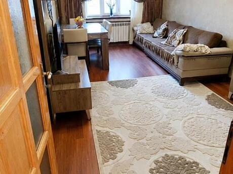 3 otaqlı köhnə tikili - Bakıxanov q. - 70 m²