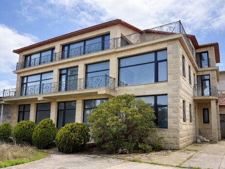 Elan №6168979 - Bakı, Bayıl q., 9 otaqlı, 800 m²