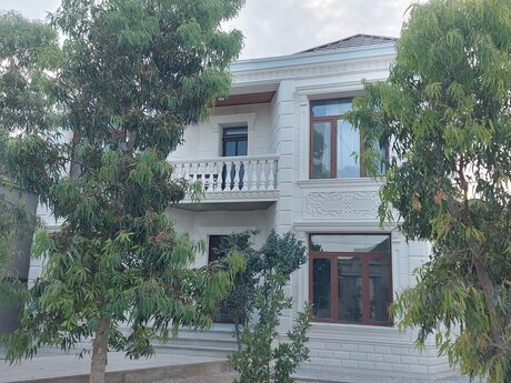 6 otaqlı həyət evi/bağ evi - Yeni Ramana q. - 240 m²