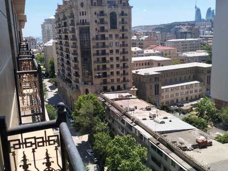 3 otaqlı mənzil, 151 m², Nizami: 550 000 ₼ 2