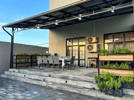 7 otaqlı həyət evi/bağ evi - Mərdəkan q. - 650 m²