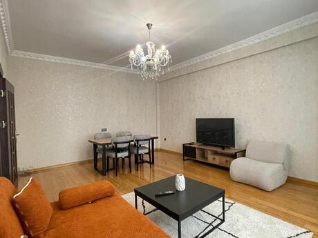 Kirayə 2 otaqlı mənzil, 75 m², Şah İsmayıl Xətai: 1 000 ₼/ay 4