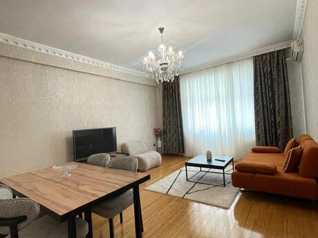 Elan №6170606 - Bakı, Şah İsmayıl Xətai m., 2 otaqlı, 75 m², 9/16 mərtəbə