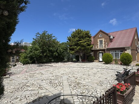 4 otaqlı həyət evi/bağ evi - Şağan q. - 200 m²