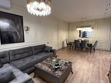 Elan №6170767 - Bakı, Yasamal r., 2 otaqlı, 100 m², 20/24 mərtəbə
