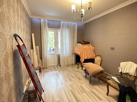 3-комн. вторичка - м. Иншаатчылар - 90 м²