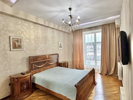 4 otaqlı mənzil, 180 m², Şah İsmayıl Xətai: 445 000 ₼ 4