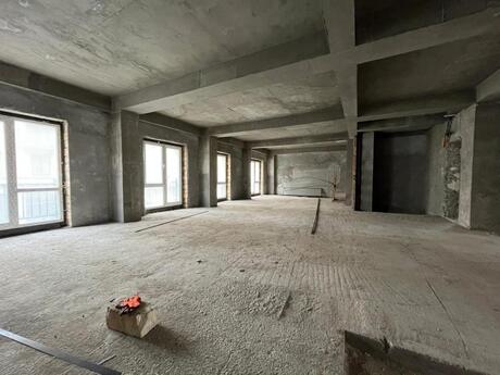 Ağ şəhərdə 3 otaqlı yeni tikili mənzil satılır, 163 m², 733 500 AZN, şəkil 2 / 8