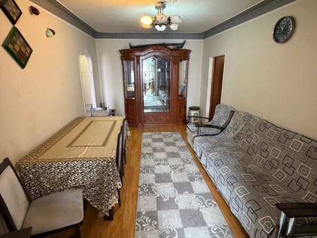 Elan №6171349 - Bakı, 8-ci mikrorayon q., 3 otaqlı, 60 m², 5/5 mərtəbə