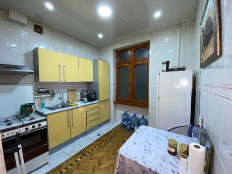 Объявление №6171379 - Баку, м. 28 мая, 3-комн., 80 м², 1/5 этаж