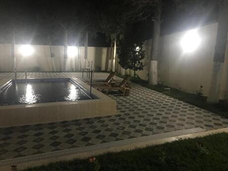 3 otaqlı həyət evi/bağ evi - Novxanı q. - 220 m²