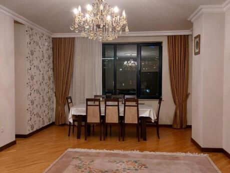 4 otaqlı mənzil, 160 m², Nizami: 490 000 ₼ 3