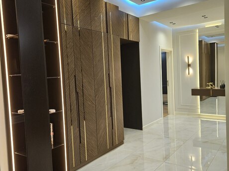 4-комнатная квартира, 141 м², Ağ şəhər: 720 000 ₼ 2