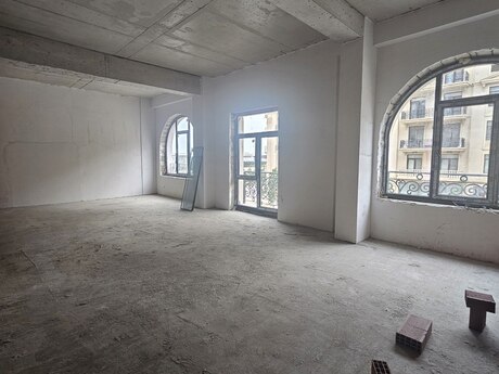 4-комнатная квартира, 152 м², Ağ şəhər: 622 000 ₼ 2