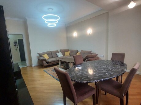 Kirayə 2 otaqlı mənzil, 65 m², 28 May: 1 100 ₼/ay 4