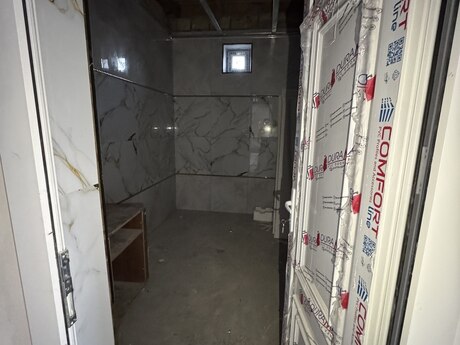 6 otaqlı həyət evi/bağ evi - Ceyranbatan q. - 210 m²