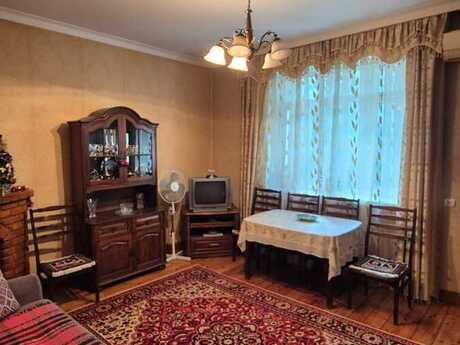 2 otaqlı köhnə tikili - 28 May m. - 55 m²