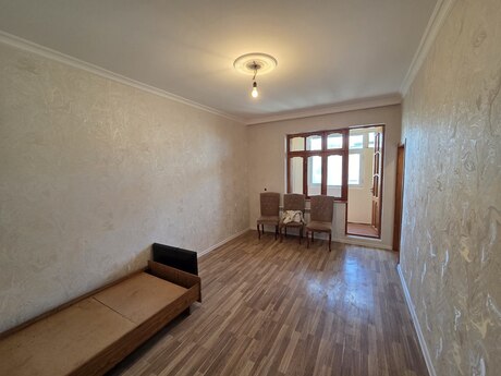 3 otaqlı köhnə tikili - Azadlıq Prospekti m. - 70 m²