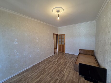 3 otaqlı köhnə tikili - Azadlıq Prospekti m. - 70 m²