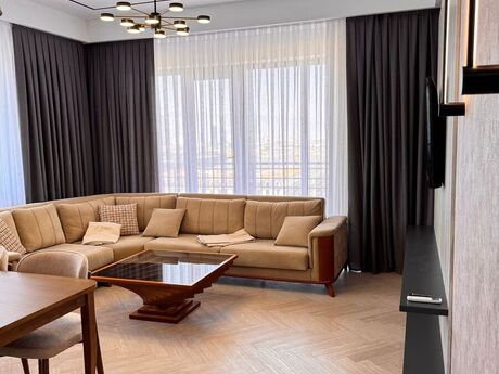 3-room apartment for rent, 125 m², Ağ şəhər: 2 000 ₼/mo 2