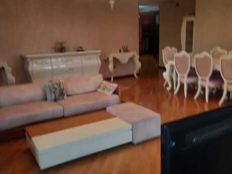 Elan №6172722 - Bakı, Səbail r., 4 otaqlı, 220 m², 13/14 mərtəbə