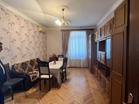 Elan №6172887 - Bakı, Nəriman Nərimanov m., 2 otaqlı, 65 m², 3/5 mərtəbə