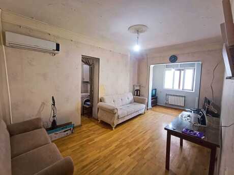 Elan №6172994 - Bakı, 8-ci mikrorayon q., 2 otaqlı, 40 m², 4/9 mərtəbə