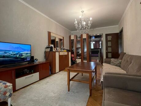 3 otaqlı köhnə tikili - İnşaatçılar m. - 60 m²