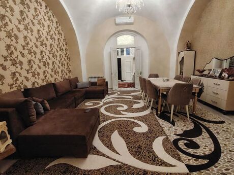 Elan №6173242 - Bakı, 28 May m., 4 otaqlı, 114 m², 1/3 mərtəbə