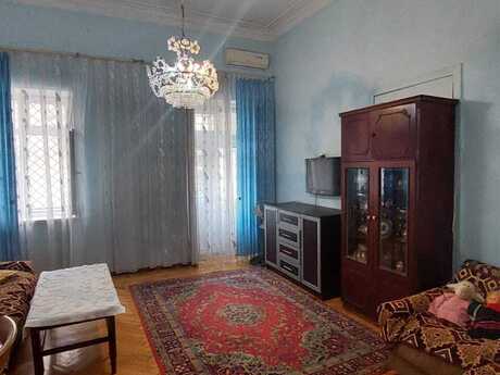 Elan №6173213 - Bakı, Nizami m., 3 otaqlı, 85 m², 2/4 mərtəbə