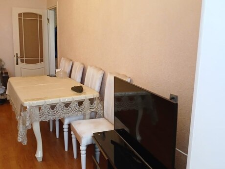 3 otaqlı köhnə tikili - Əhmədli q. - 70 m²